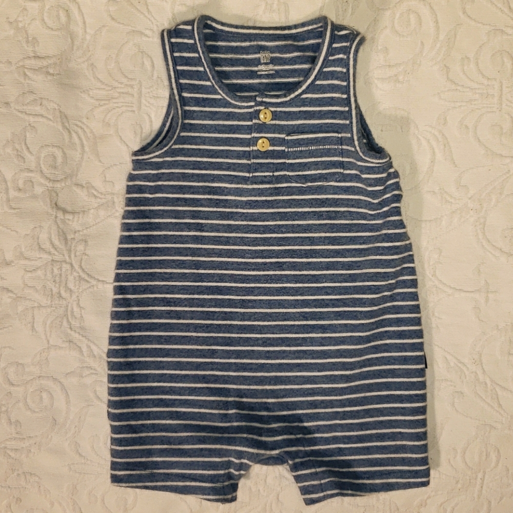 Adorable Baby Gap Tank Bundle 12 - 18 Months